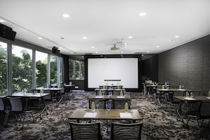 Meeting facility - Park Avenue Rochester (Singapore)