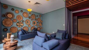 Sauna, hot tub, steam room, facials