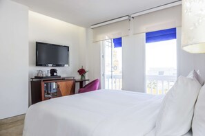 Premium bedding, minibar, in-room safe, desk - NH Cartagena Urban Royal (Cartagena)