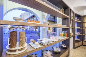 Daily buffet breakfast for a fee