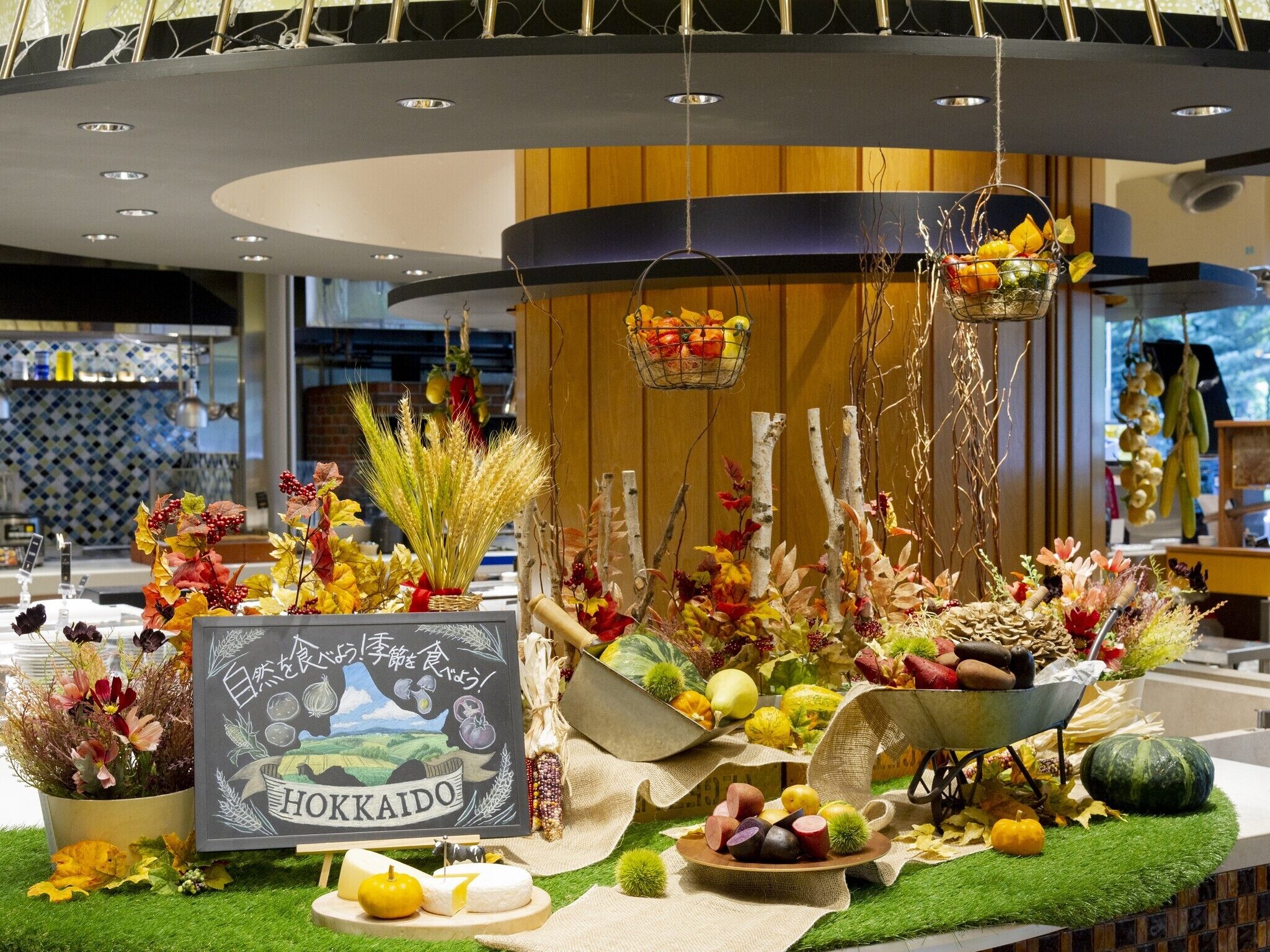 daily buffet breakfast (jpy 2800 per person)
