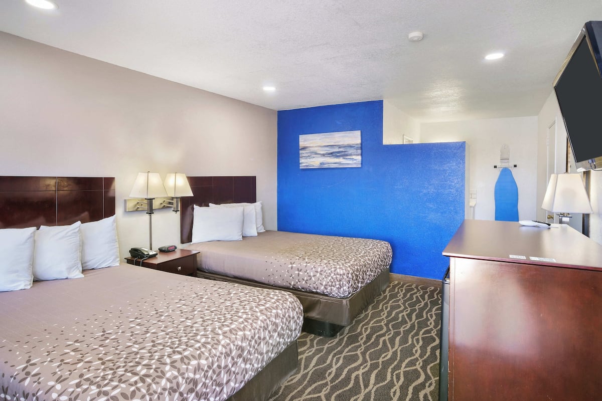 Desk, iron/ironing board, free WiFi, bed sheets