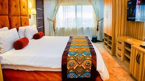 Executive Suite, 1 King Bed | Minibar, in-room safe, desk, laptop workspace - Golden Tulip Port Harcourt (Port Harcourt)