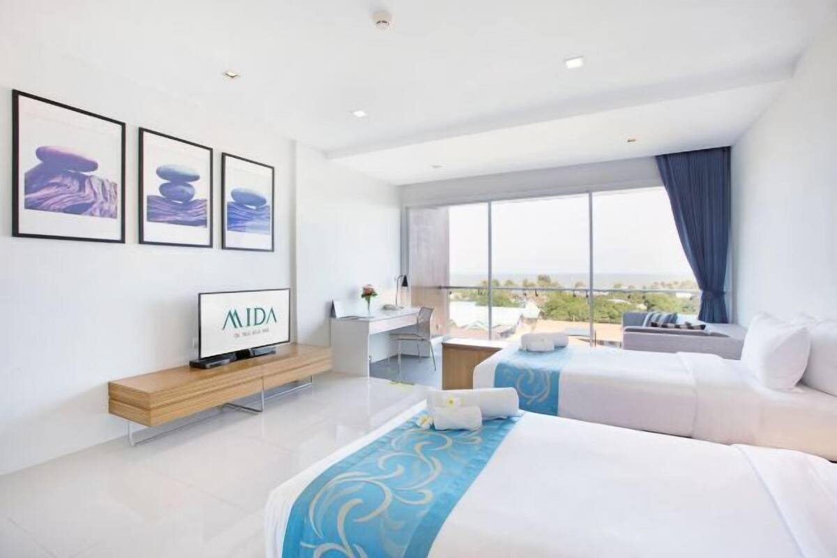 Minibar, caja fuerte, escritorio y sistema de insonorización