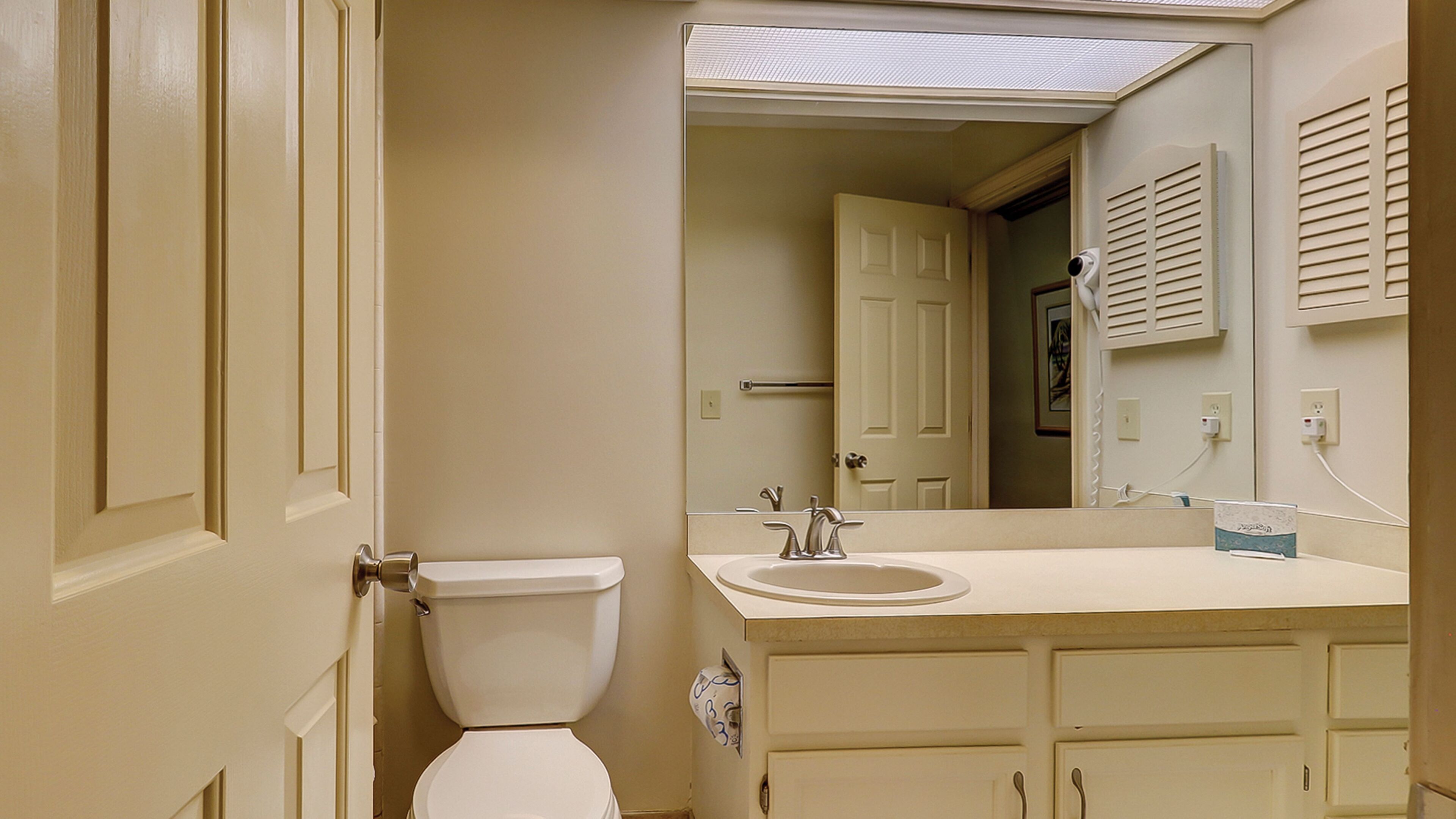 townhome, 2 bedrooms with loft | bathroom | combined shower/bathtub, hair dryer, towels