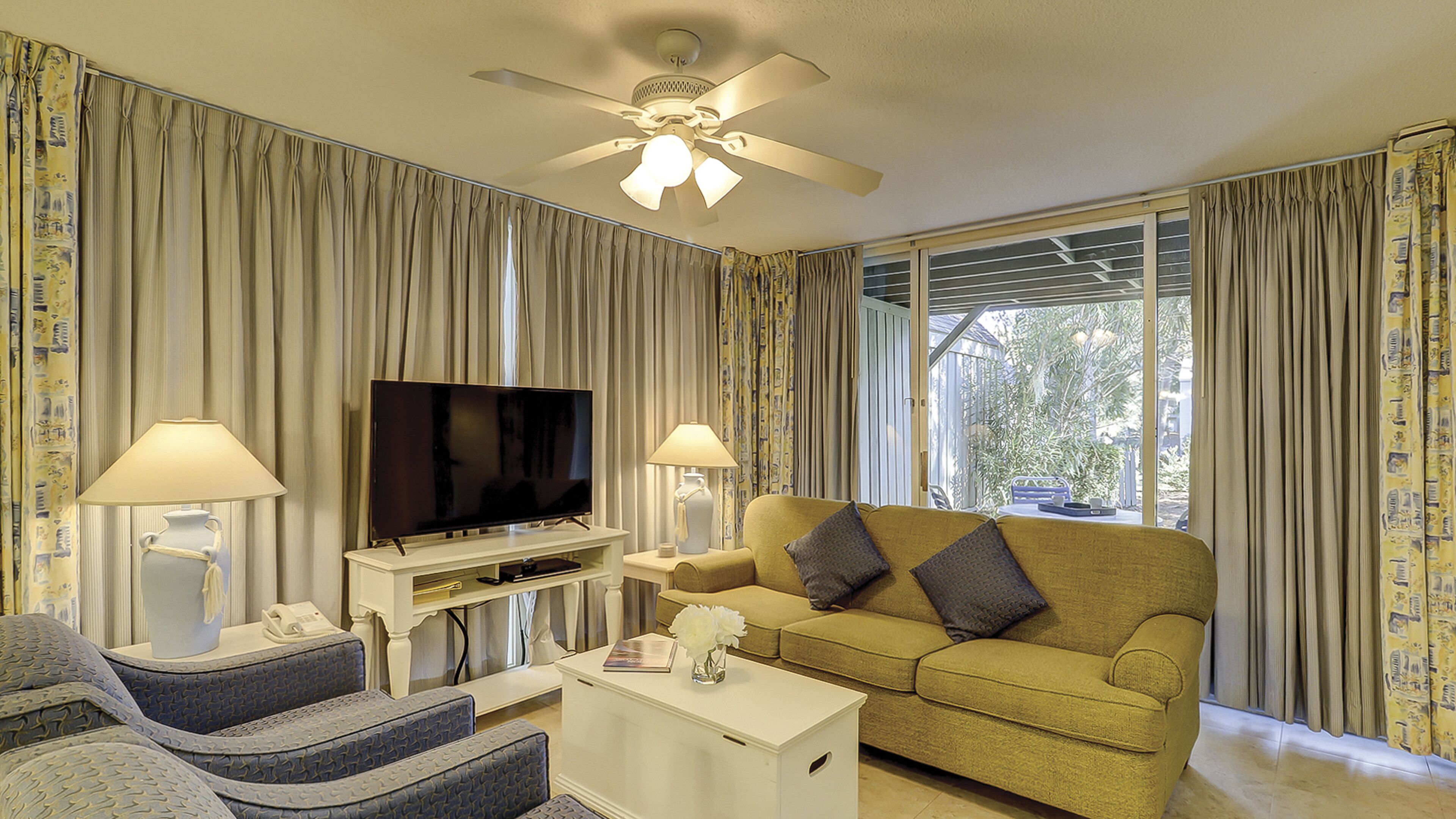 classic villa | living area | flat-screen tv, dvd player