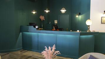 Inn-/utsjekkingsautomat