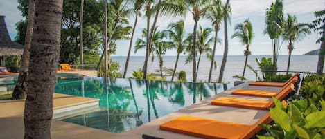 2 outdoor pools, pool umbrellas, pool loungers