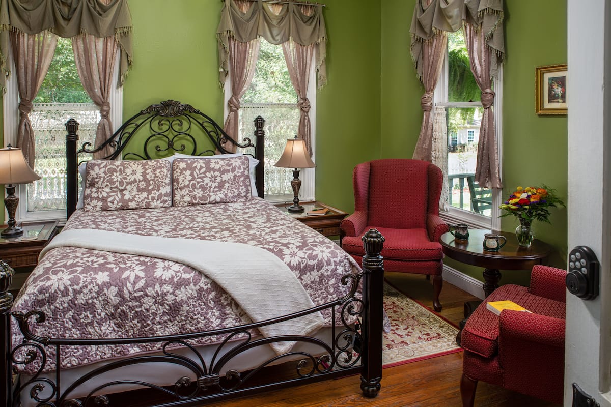 Quarto, banheiro privativo (Roses Room) | Individualmente decorados, individualmente mobiliados