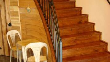 1 phòng ngủ, nệm có lớp đệm bông, trang trí khác biệt