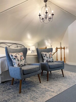 Kamar Double Tradisional, pemandangan halaman (13 GRA) | Bantalan ekstra lembut dan didekorasi berbeda-beda