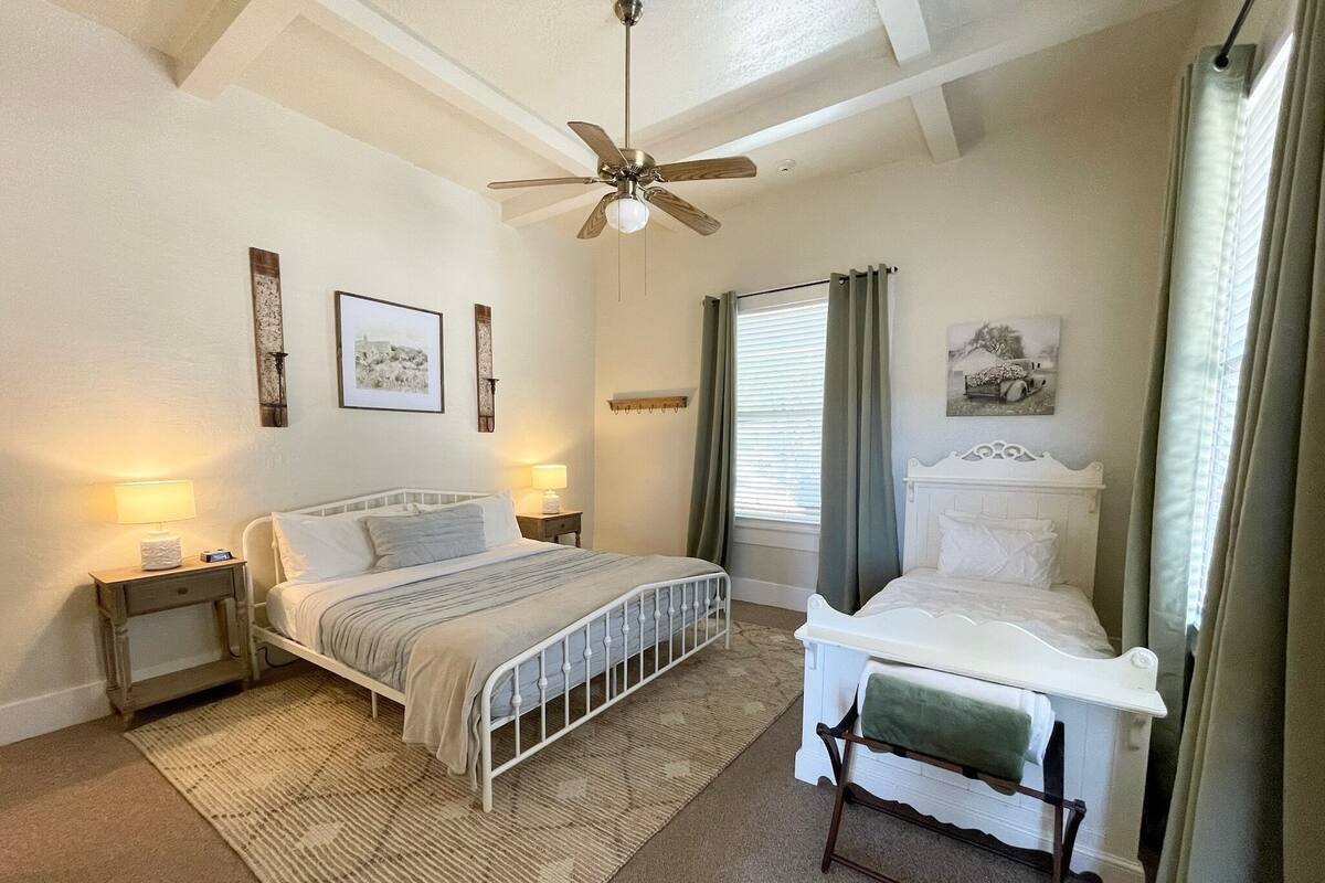 Superior Suite, Courtyard View (14 COU) | Pillowtop beds, rollaway beds (surcharge), WiFi (free)
