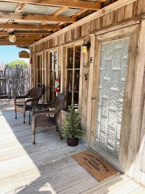 Superior Cabin (08 CAB) | Terrace/patio - Gruene Homestead Inn (New Braunfels)