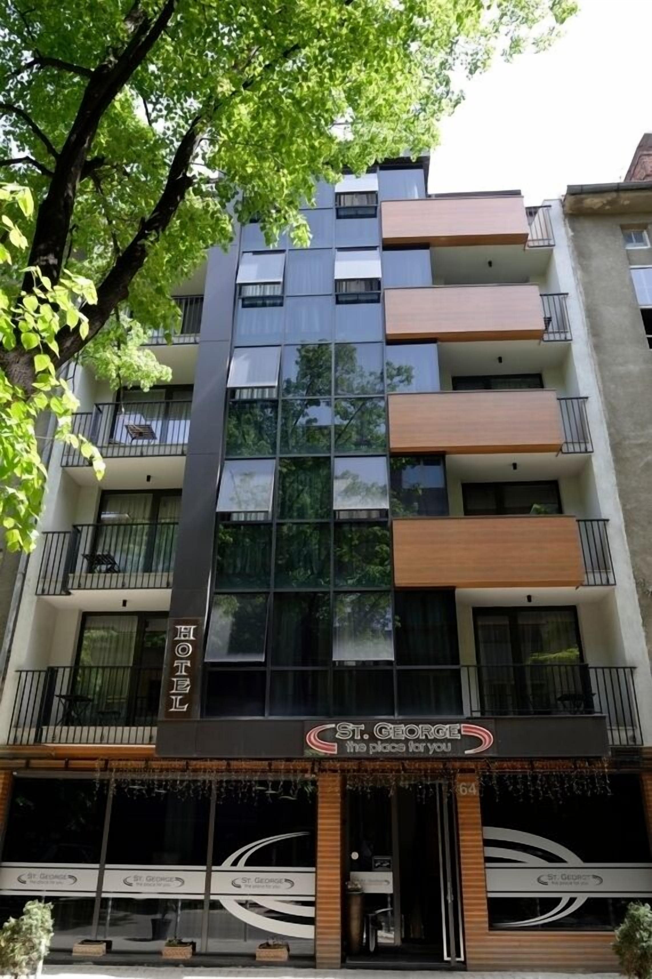 Mặt tiền nơi lưu trú