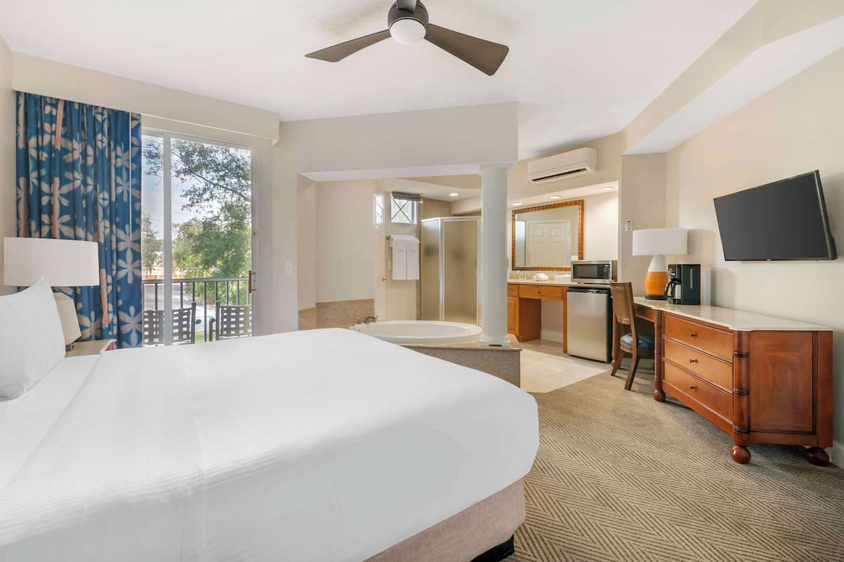 Premium bedding, in-room safe, desk, blackout curtains