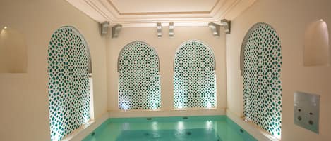 Couples treatment room(s), steam room, body treatments, aromatherapy