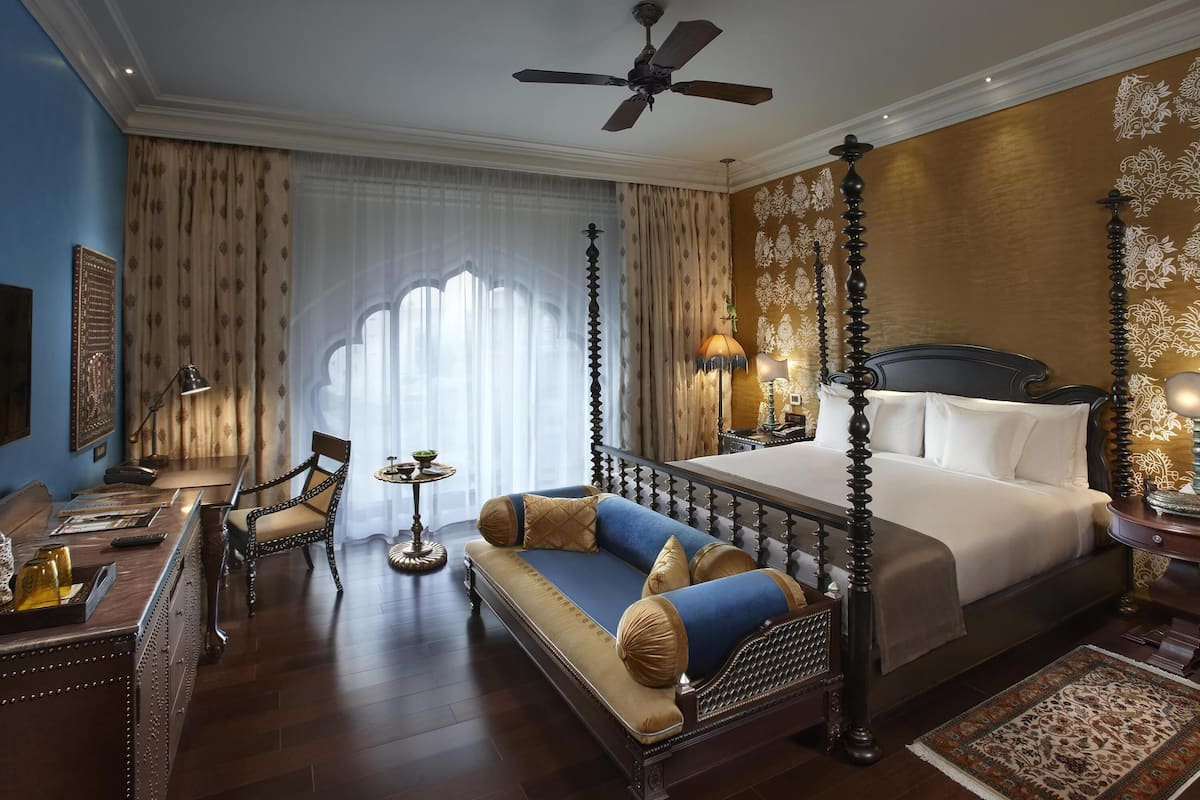 Premium bedding, pillow-top beds, minibar, in-room safe