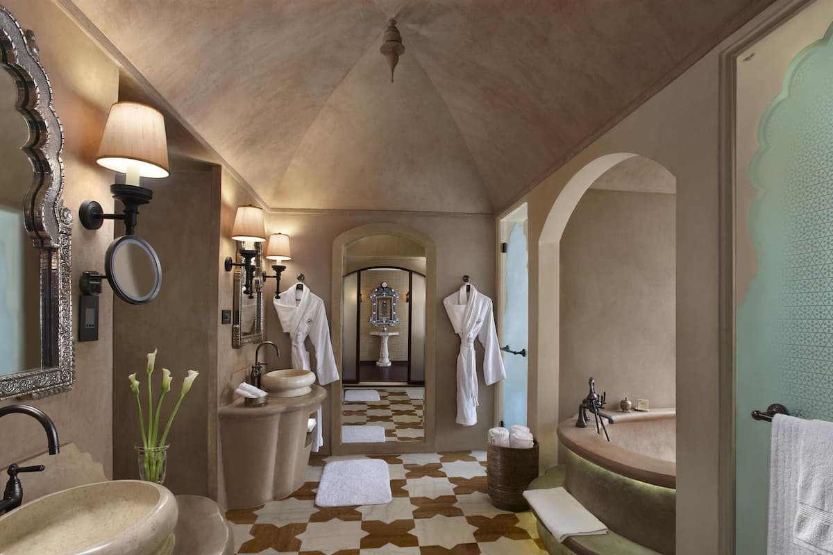 1 soveværelse, premium-sengetøj, senge med topmadrasser, minibar