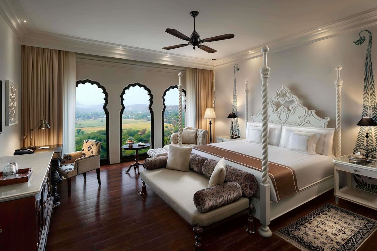 1 kamar tidur, seprai premium, bantalan ekstra lembut, dan minibar