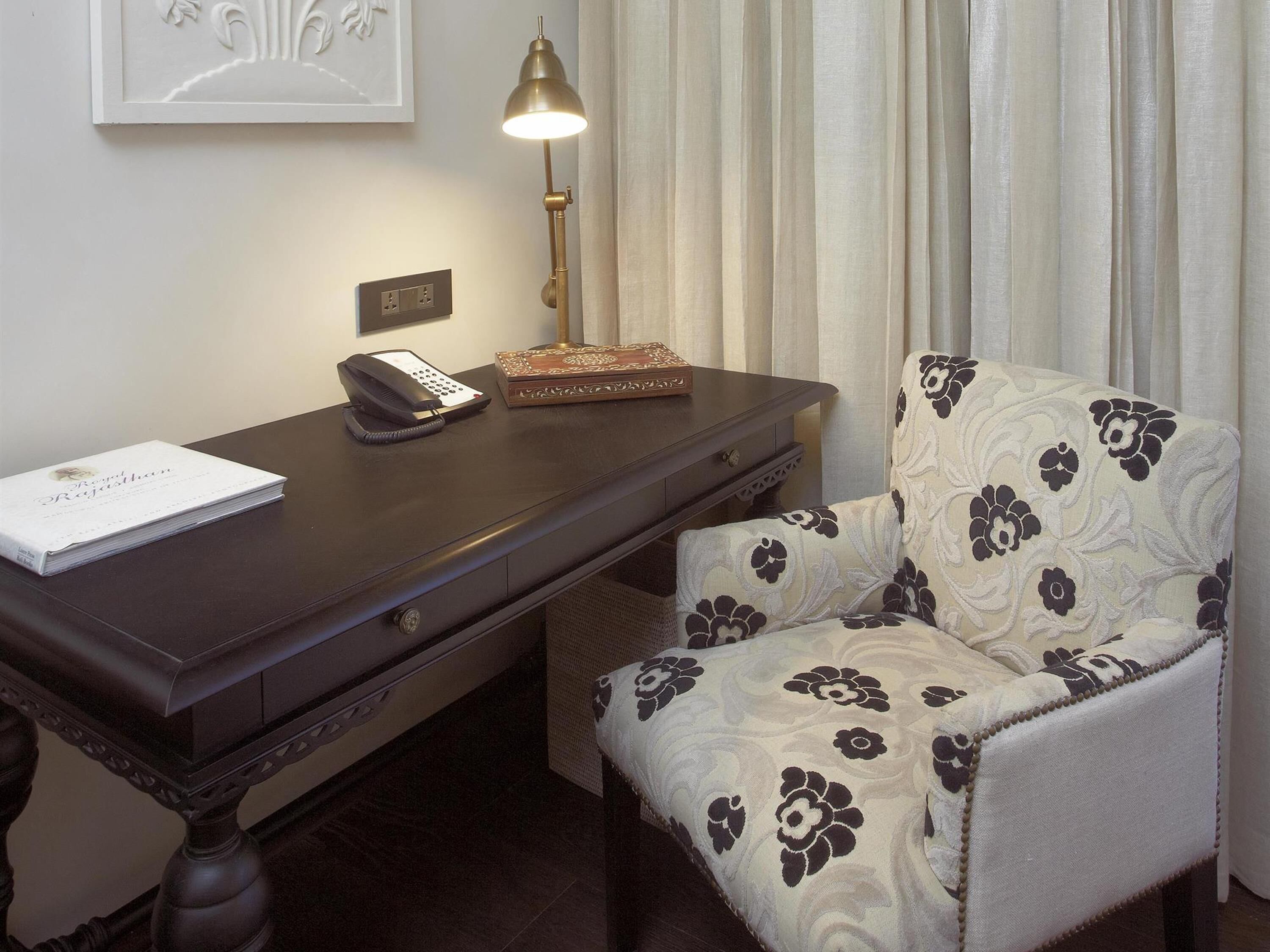 Premium bedding, pillowtop beds, minibar, in-room safe