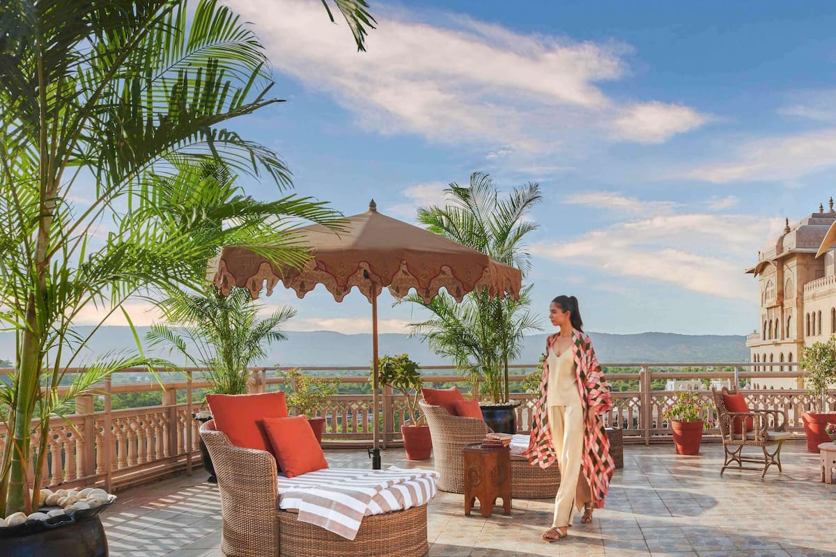 Suite, 1 King Bed with Sofa bed, Terrace