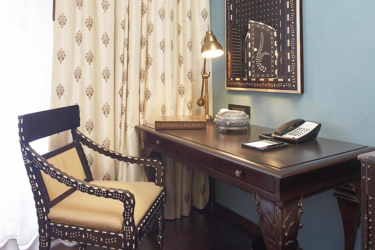 1 kamar tidur, seprai premium, bantalan ekstra lembut, dan minibar