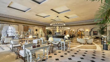 2 restaurants, breakfast, lunch, dinner served; Asian cuisine