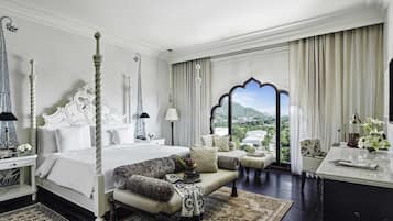 Ropa de cama de alta calidad, colchones con pillow-top y minibar