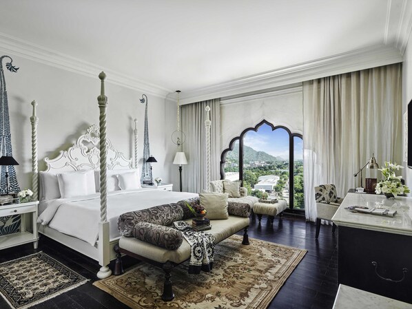 Premium bedding, pillow-top beds, minibar, in-room safe