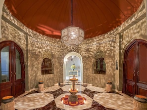 Couples treatment rooms, steam room, body treatments, aromatherapy