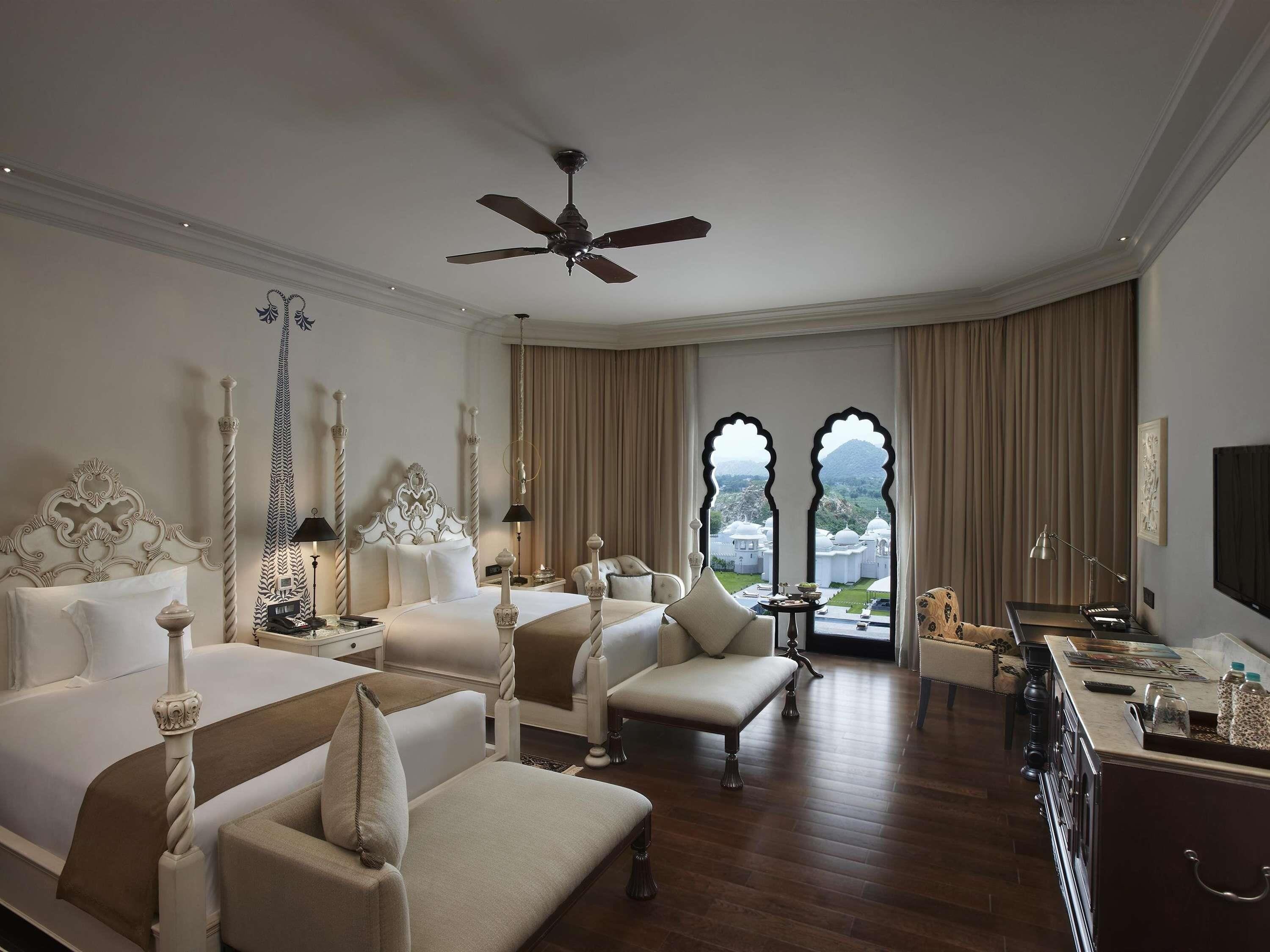 Literie de qualité supérieure, surmatelas, minibar