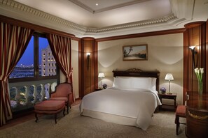 Minibar, in-room safe, blackout drapes, iron/ironing board - The Ritz-Carlton, Riyadh (Riyadh)