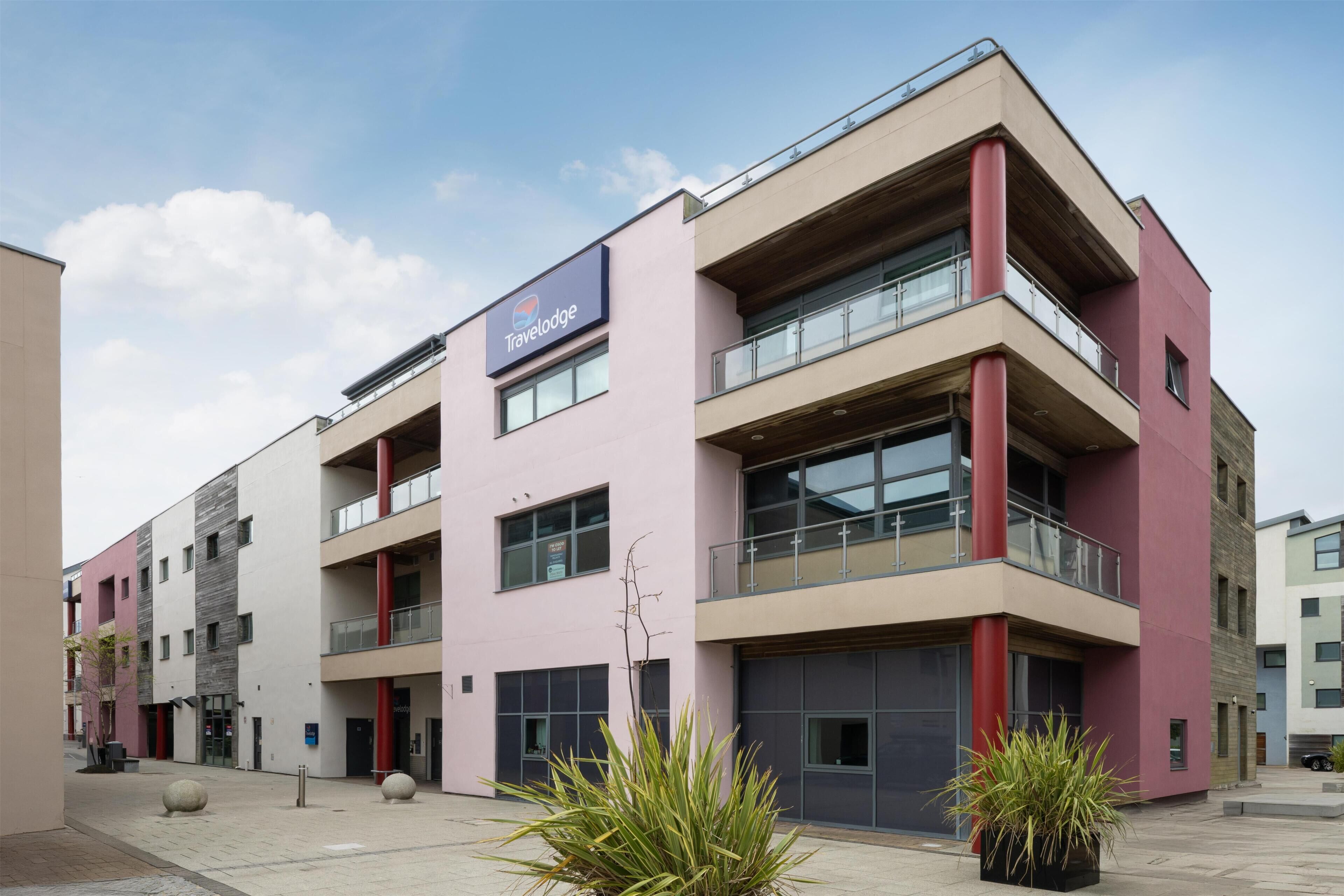 المنشأة من الخارج