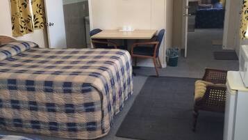 Standard Double Room | Iron/ironing board, free WiFi