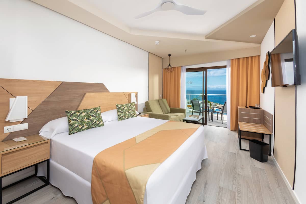 Double Room, Balcony, Sea View | Free minibar items, in-room safe, free WiFi, bed sheets
