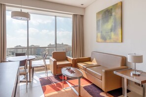 케이블 채널 시청이 가능한 42인치 LCD TV, TV, iPod 도킹 스테이션