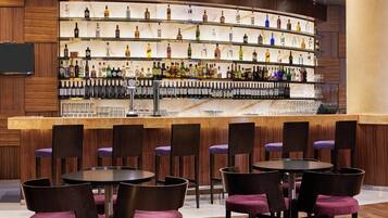 Bar (trong khuôn viên)