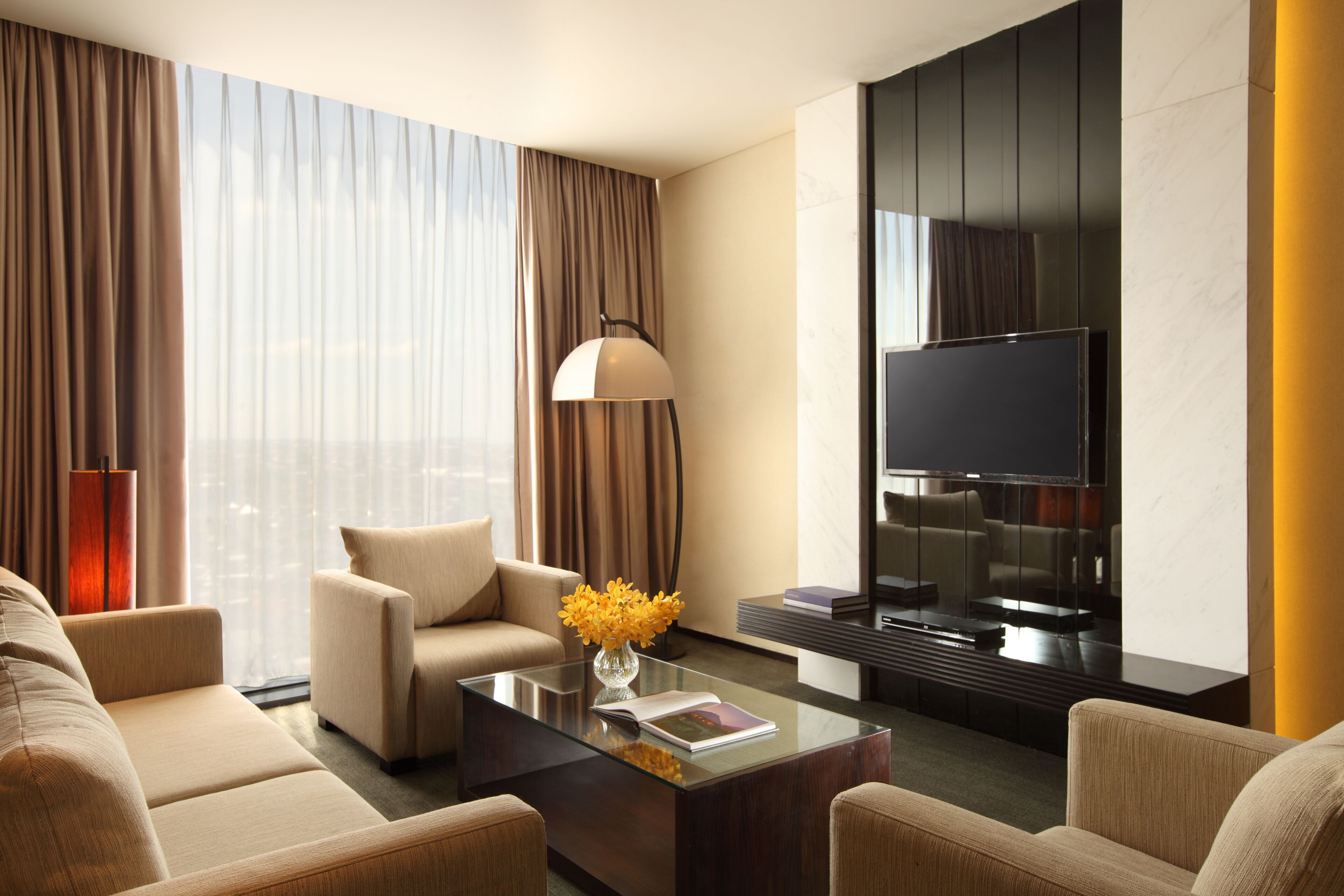 Phòng Suite Executive, 1 giường cỡ king | Phòng khách | TV màn hình phẳng 