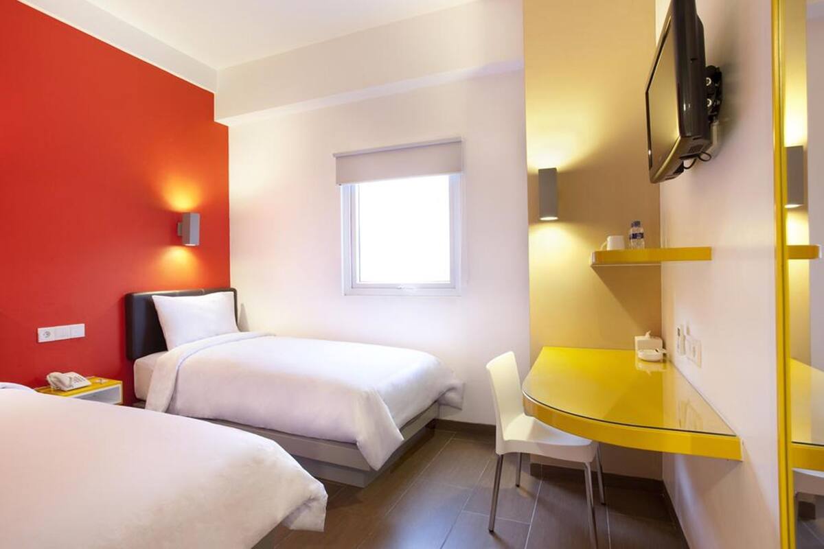In-room safe, desk, iron/ironing board (on request), WiFi (free)