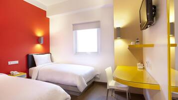 In-room safe, free WiFi, bed sheets