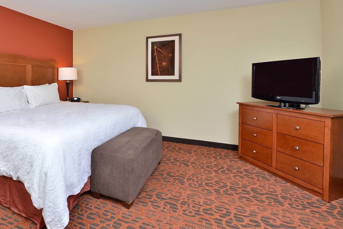 In-room safe, desk, blackout drapes, iron/ironing board