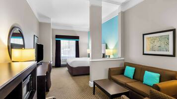 Suite, 1 trÚs grand lit et 1 canapé-lit, non-fumeurs | Literie de qualité supérieure, bureau