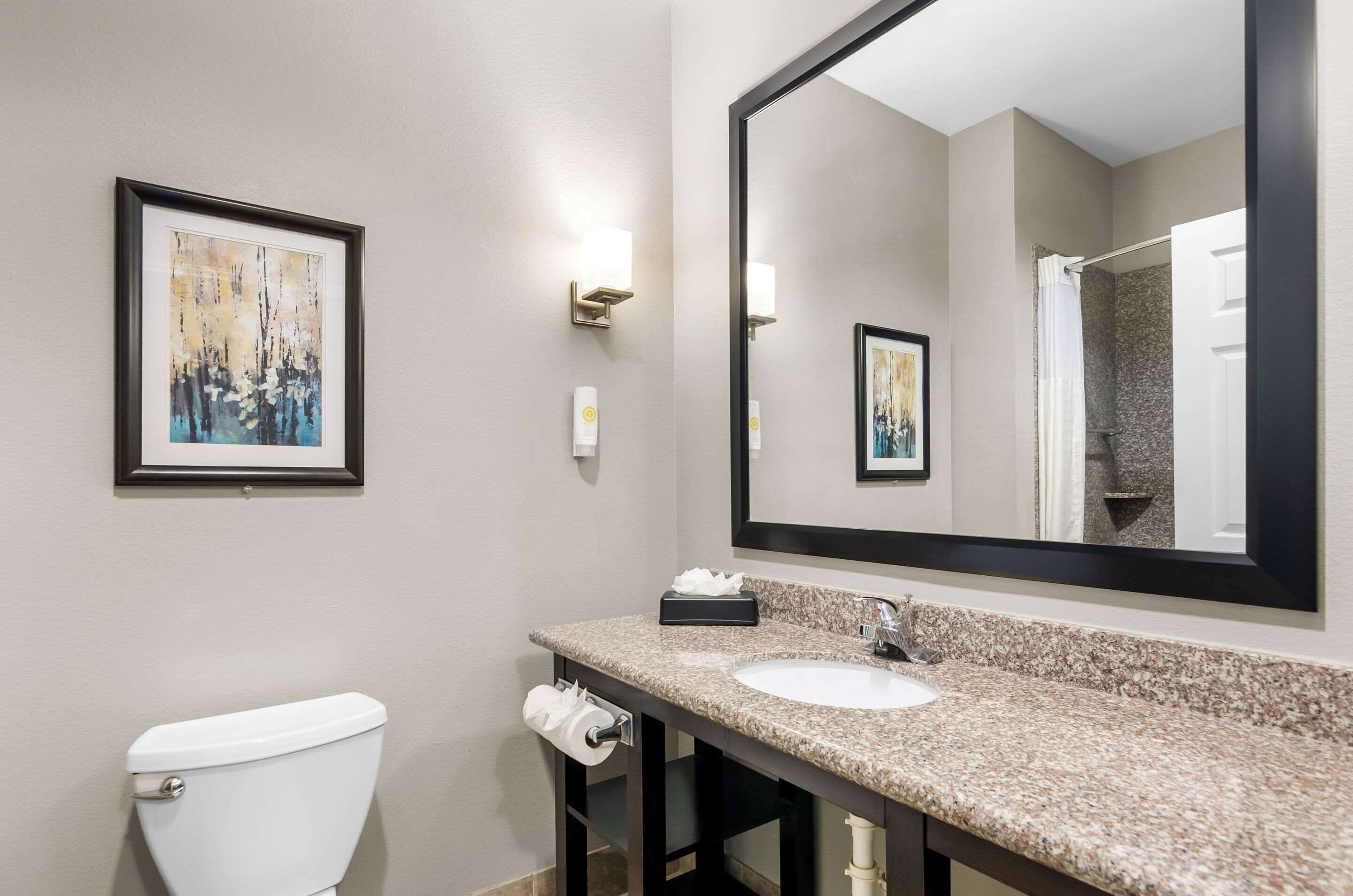 suite, non smoking | premium bedding, desk, laptop workspace, iron/ironing board