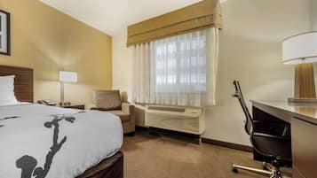 Standard Room, 1 King Bed, Non Smoking | Hypo-allergenic bedding, desk, laptop workspace, blackout drapes