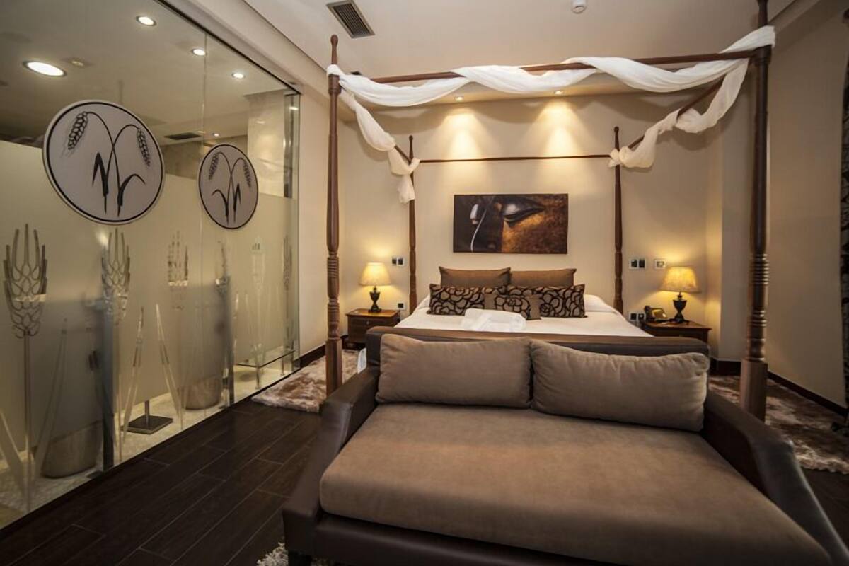 Senior Suite