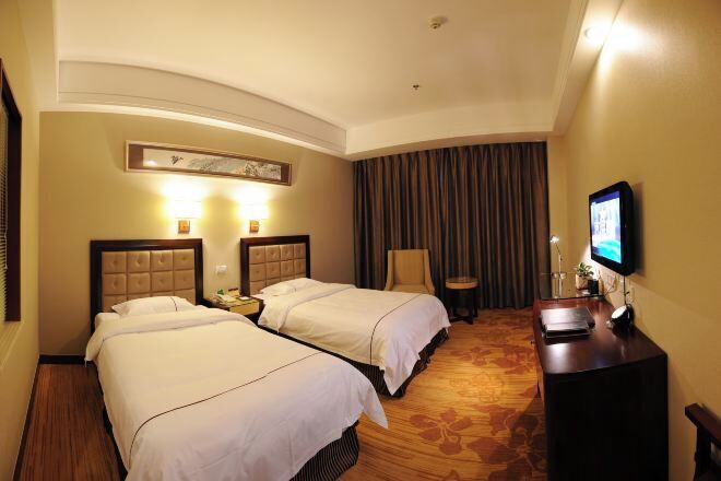 Minibar, una cassaforte in camera, orologio con sveglia