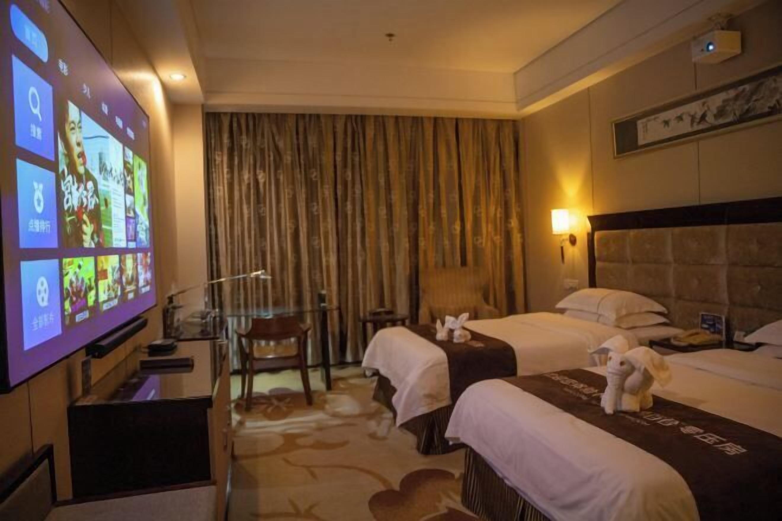 Minibar, két bảo mật tại phòng, đồng hồ báo thức 