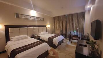 Minibar, caja fuerte, despertador