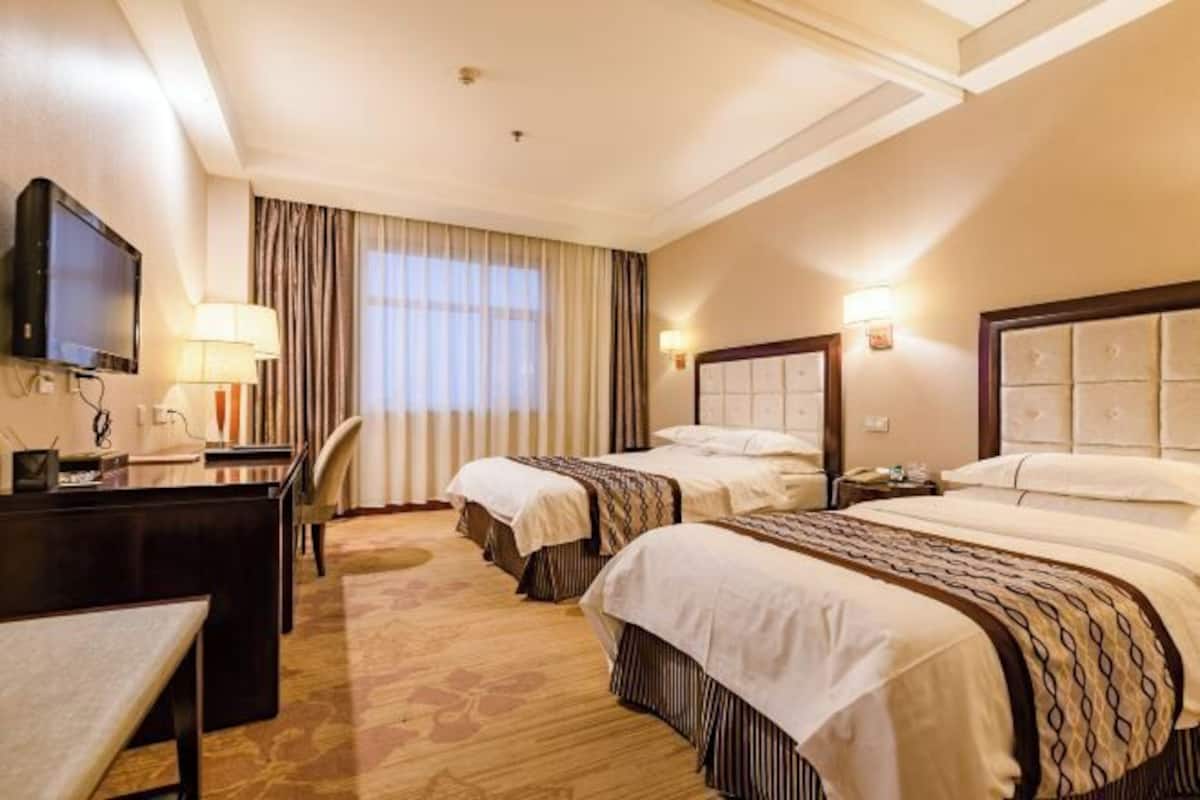 Minibar, két bảo mật tại phòng, đồng hồ báo thức