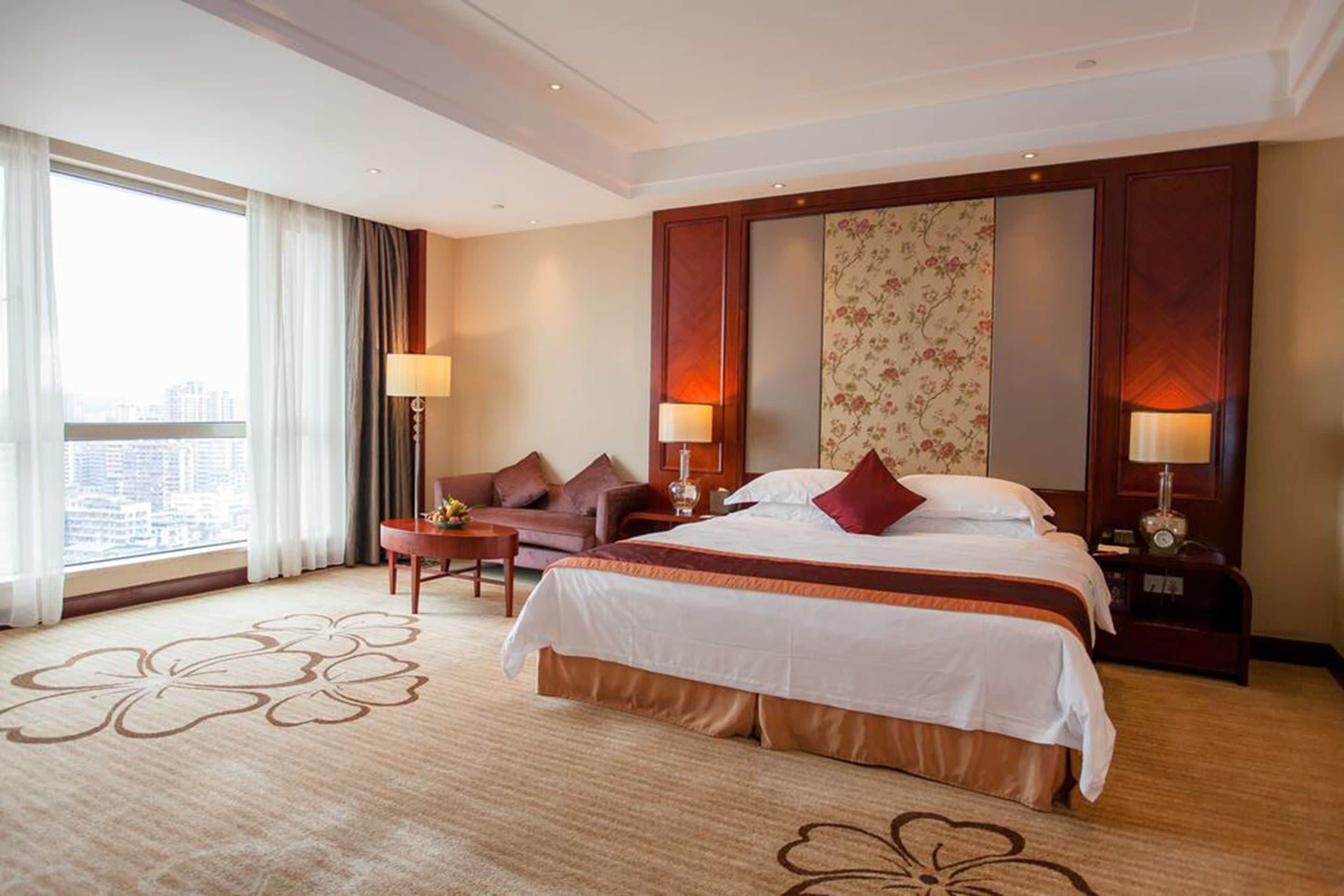 minibar, in-room safe, desk, free wifi